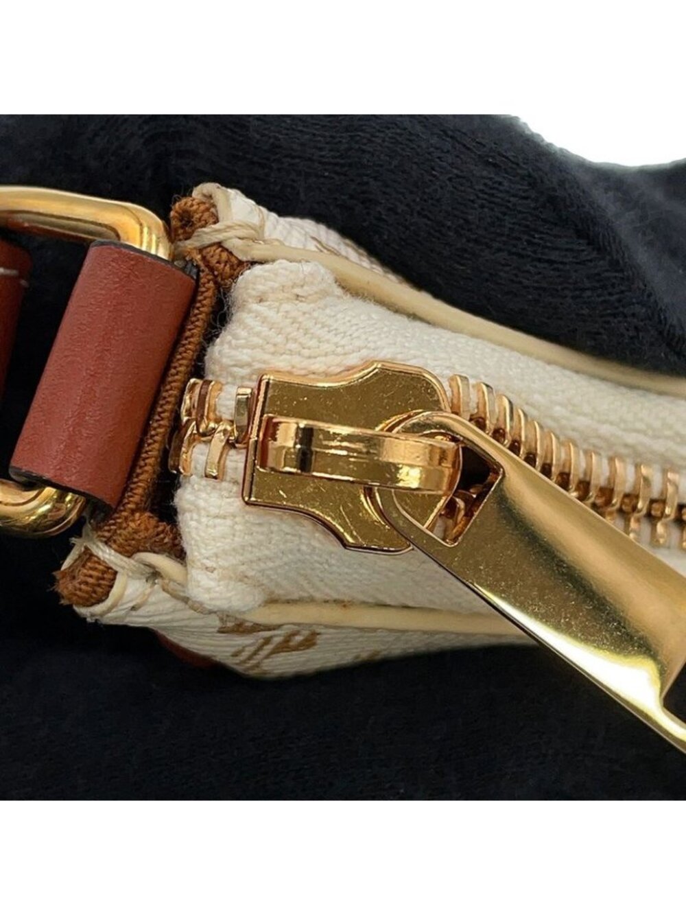 Celine Handbag Triomphe Ava Mini Calf Leather White - Picture 8 of 10